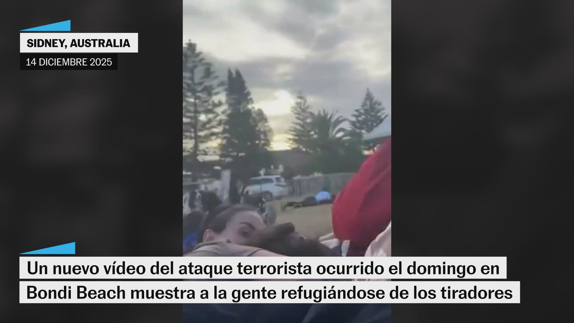 Un nuevo vídeo del ataque terrorista ocurrido el domingo en Bondi Beach muestra a la gente refugiandose de los tiradores