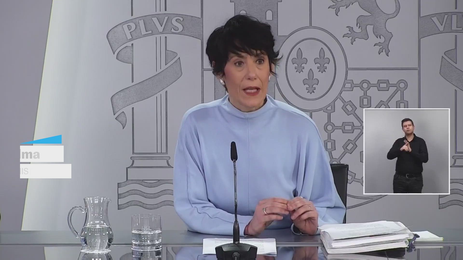 Elma Saiz explica los requisitos de la regularización de inmigrantes