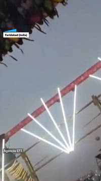 El colapso de una atracción en India deja una persona muerta y 13 heridas