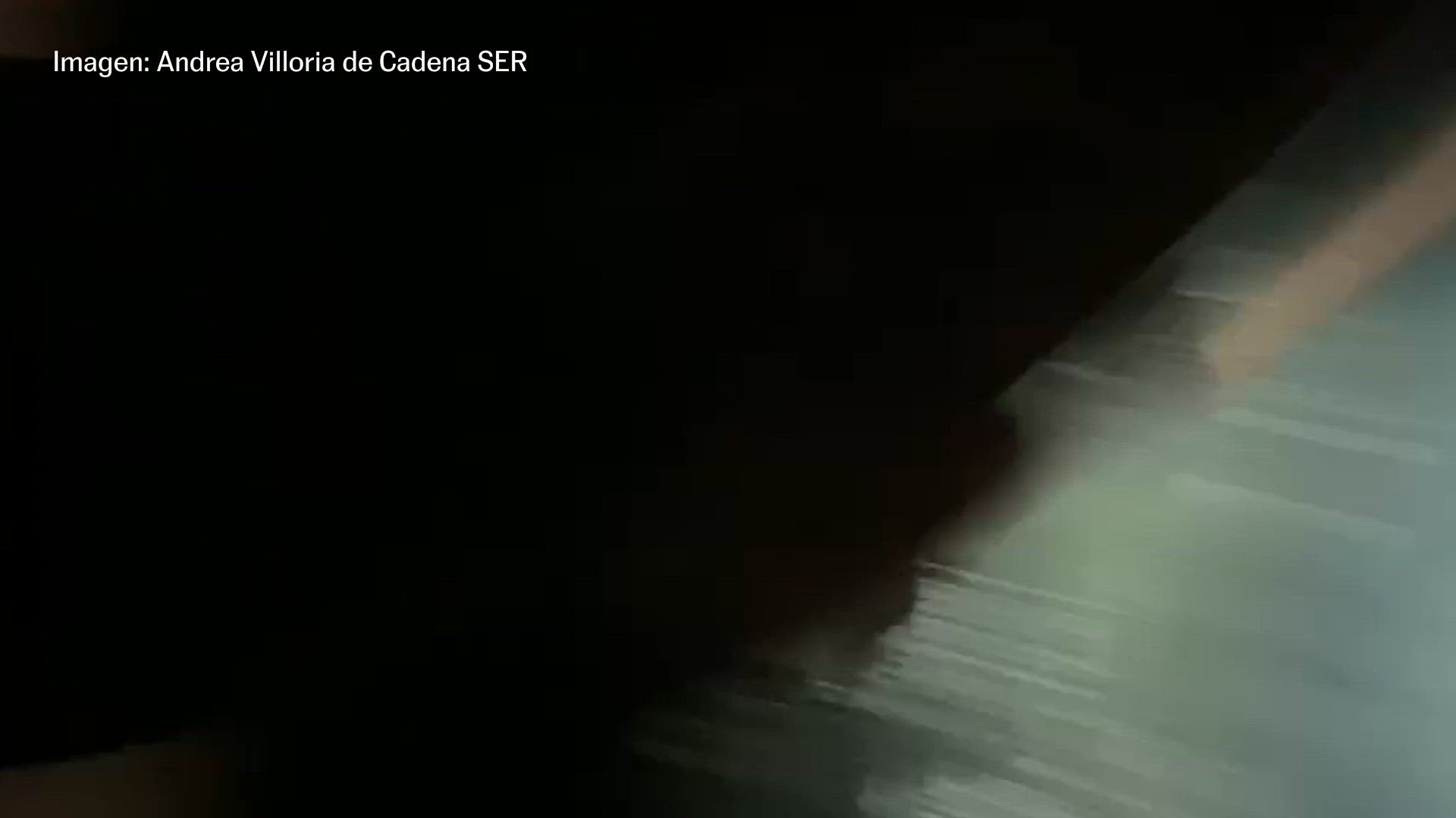 Imágenes del interior del bloque de edificios tras el incendio en Manlleu