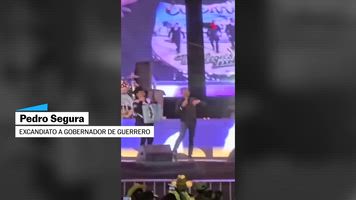 Pedro Segura canta corrido al 'Mencho'