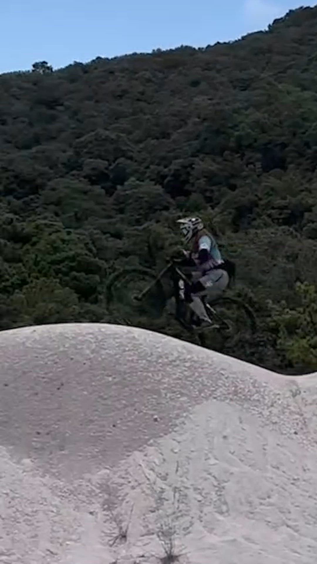 'All Mountain girls' Las ciclistas que desafían a la montaña