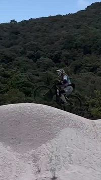 'All Mountain girls' Las ciclistas que desafían a la montaña