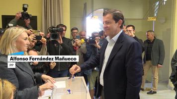 Candidatos ejercen su derecho a voto